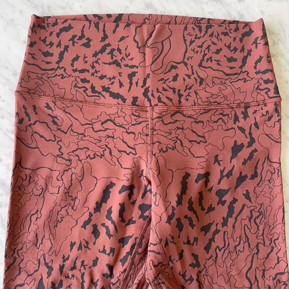 Lululemon 23" High Waist Cropped Leggings Size 8 - Picture 4 of 4